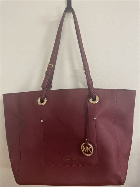 Michael Kors Walsh Leather Large East West Top Zip Tote